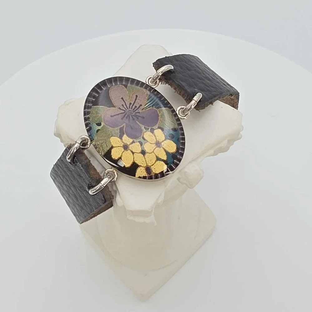 SPIRIT LALA Bracelet Floral‎ Design Purple & Gold Leather Band Resin Toggle 7